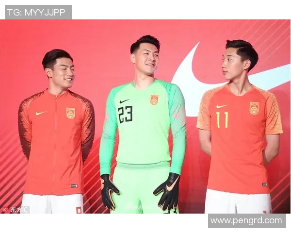 足球明星时尚风采解析从场上到场下的穿衣搭配秘诀